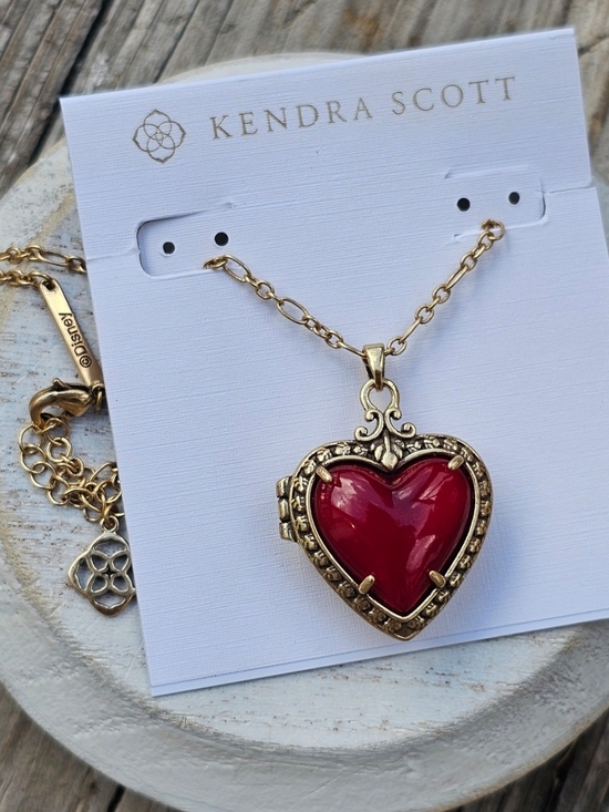 Kendra Scott Jewelry - Kendra Scott x Disney Snow White Locket Necklace